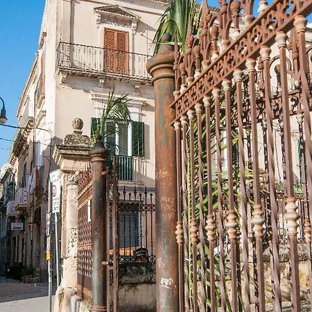 Old Town Guest house 3*
