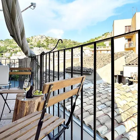 Old Town Guest house 3*